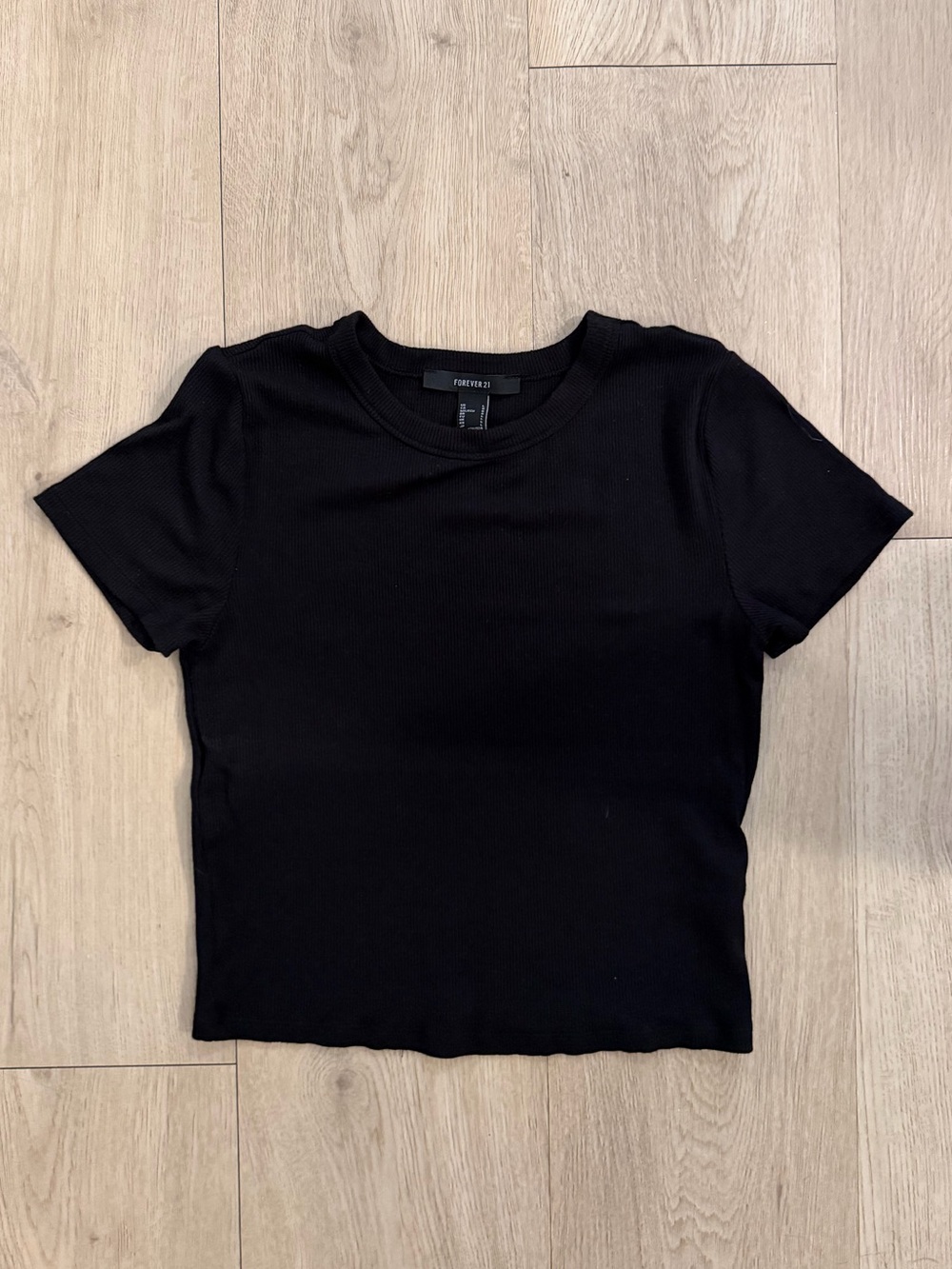 Forever 21 Black Short Sleeve Ribbed Crewneck Tee - Women